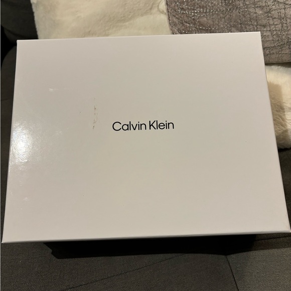 NWT💥Calvin Klein crossbody purse, colour cream/beige - Picture 4 of 4